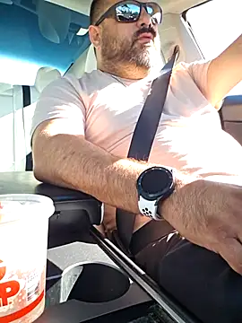 Roddog18 online show from 11/28/25, 08:11