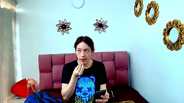 Snapshot of SnowyX_ chatting on 10/10/25, 07:24 SnowyX online show from 10/10/25, 07:24