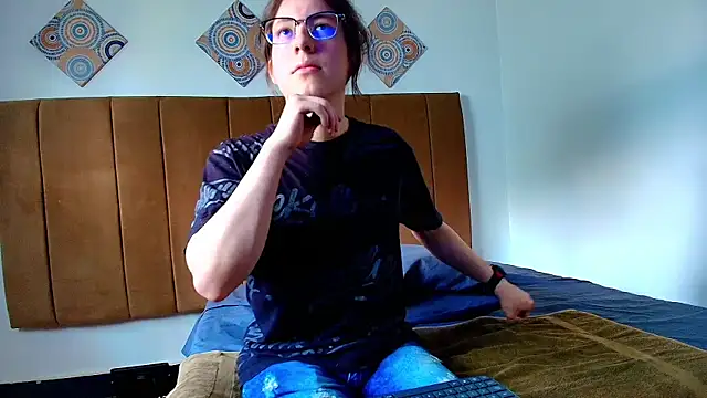 Snapshot of SnowyX_ chatting on 10/15/25, 08:53 SnowyX online show from 10/15/25, 08:53