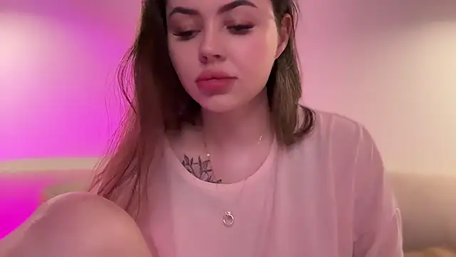 AlmaryKim online show from 11/06/25, 09:26