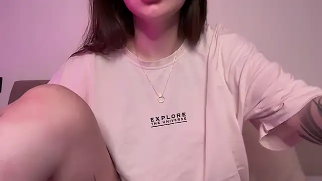 AlmaryKim online show from 11/21/25, 08:07