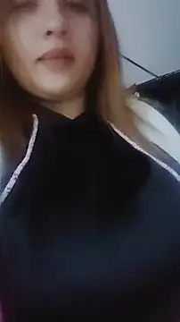 EvelynVega0 online show from 11/16/25, 09:53