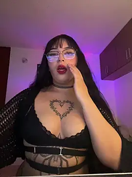 Hinatamoon  online show from 11/15/25, 06:00