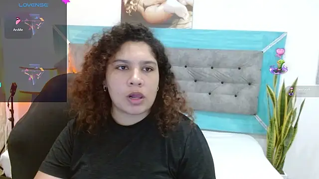 Snapshot of roxx_iie chatting on 10/08/25, 02:42 roxx iie online show from 10/08/25, 02:42