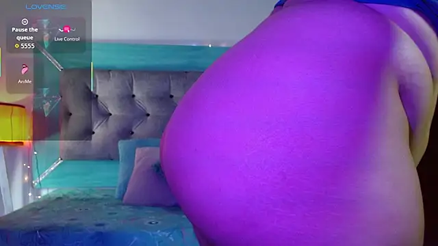 Snapshot of roxx_iie chatting on 10/19/25, 07:25 roxx iie online show from 10/19/25, 07:25