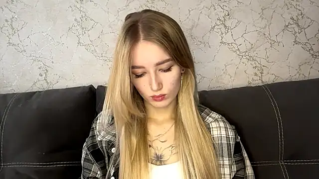 SweetCatherine online show from 10/28/25, 08:07