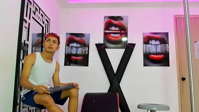 VERY HOT GUYS online show from 10/18/25, 10:54