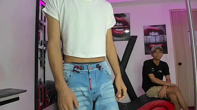 VERY HOT GUYS online show from 11/28/25, 01:14