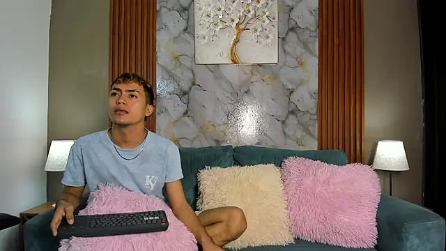 VERY HOT GUYS online show from 03/02/26, 01:18