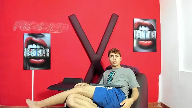 VERY HOT GUYS online show from 04/15/26, 07:21