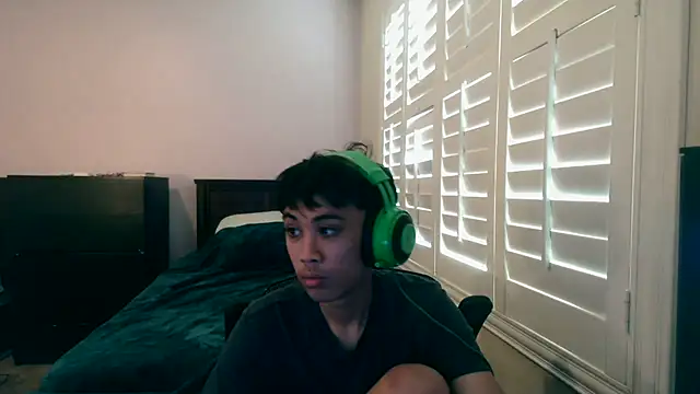 youngasianboy2007 online show from 02/03/26, 11:10