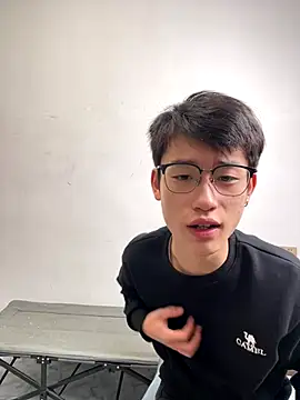 Snapshot of Cate-boy chatting on 11/11/25, 02:39 Cate-boy online show from 11/11/25, 02:39