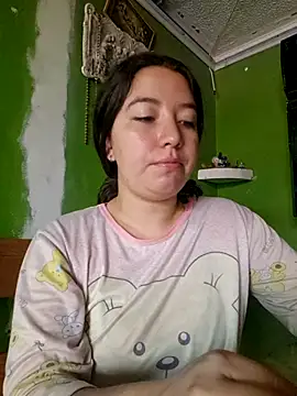 Snapshot of annyaparis chatting on 10/11/25, 04:38 annyaparis online show from 10/11/25, 04:38