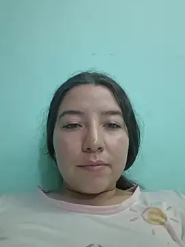 Snapshot of annyaparis chatting on 10/17/25, 01:42 annyaparis online show from 10/17/25, 01:42