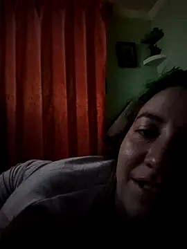 Snapshot of annyaparis chatting on 10/20/25, 04:24 annyaparis online show from 10/20/25, 04:24