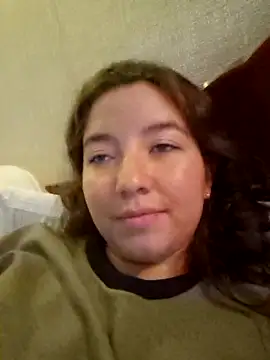 Snapshot of annyaparis chatting on 10/22/25, 03:18 annyaparis online show from 10/22/25, 03:18