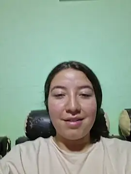 Snapshot of annyaparis chatting on 10/23/25, 12:10 annyaparis online show from 10/23/25, 12:10
