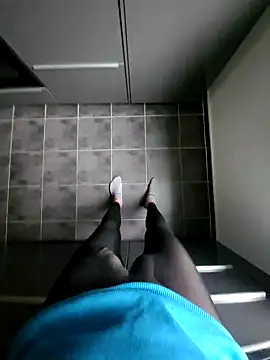 rezzzze online show from 10/28/25, 02:31