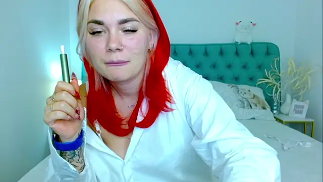 Snapshot of Naughty_kittyy1 chatting on 10/03/25, 07:55 Naughty kittyy1 online show from 10/03/25, 07:55