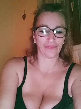 Fifi83Bell online show from 12/19/25, 10:39