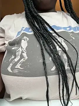 nanaisbackk online show from 11/23/25, 01:33