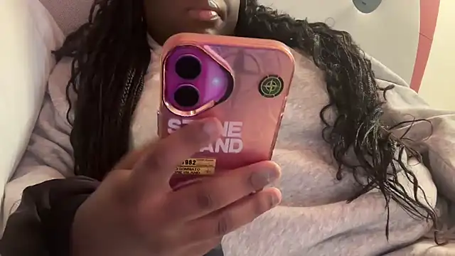 nanaisbackk online show from 12/22/25, 10:01