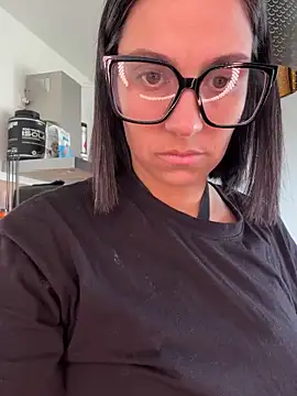 LaPetiteKim online show from 02/09/26, 12:53