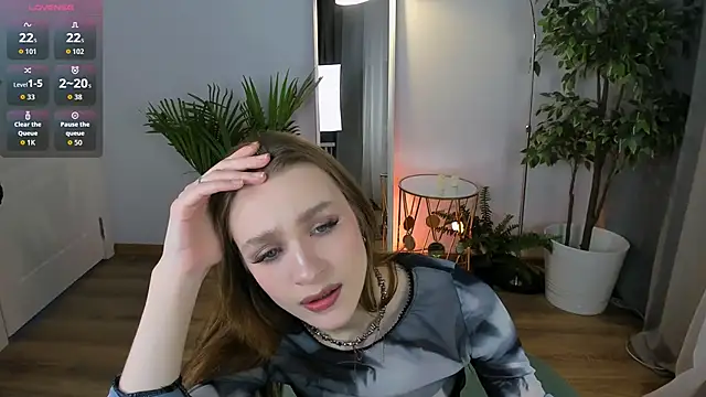 PollyMayer online show from 11/06/25, 08:54