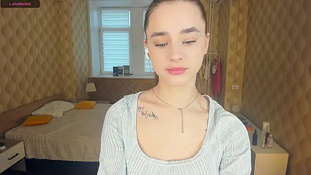 JinnyMcie online show from 11/09/25, 10:02