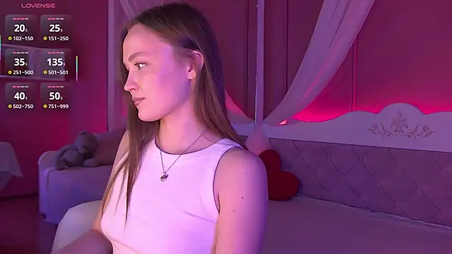 EmmaCamm online show from 12/17/25, 12:44