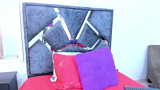 mia fox4 online show from 12/01/25, 12:43