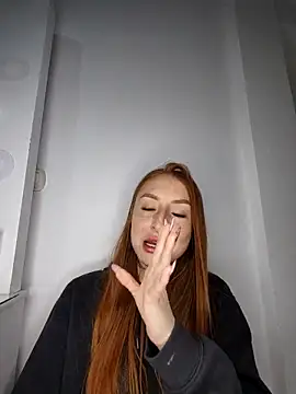 Bennuluspeach  online show from 11/01/25, 07:38