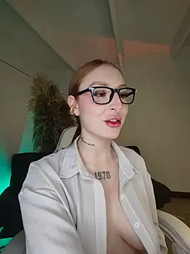 Bennuluspeach  online show from 07/17/26, 11:06