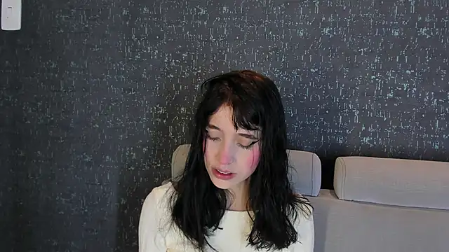 MeganR  online show from 04/25/26, 11:24