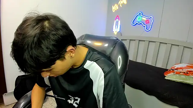 StiwenTwink online show from 12/03/25, 12:58