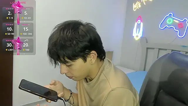 StiwenTwink online show from 12/19/25, 11:45