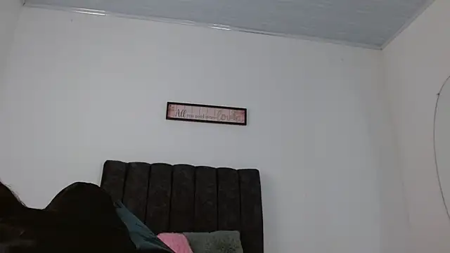 Snapshot of ManuelaDelgado chatting on 10/11/25, 04:27 ManuelaDelgado online show from 10/11/25, 04:27