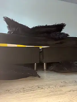 SaraMistick online show from 11/15/25, 01:07