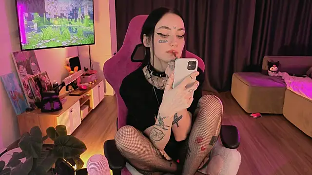 Snapshot of awwkira chatting on 10/03/25, 01:13 awwkira online show from 10/03/25, 01:13