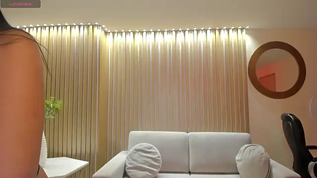 Snapshot of NatalieLewis chatting on 05/20/26, 12:00 NatalieLewis online show from 05/20/26, 12:00