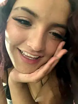 AuroraPink  online show from 10/17/25, 05:32