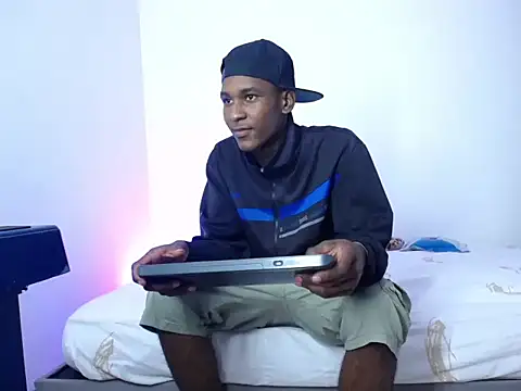 Snapshot of TITAN_SEX333 chatting on 10/09/25, 11:03 TITAN SEX333 online show from 10/09/25, 11:03