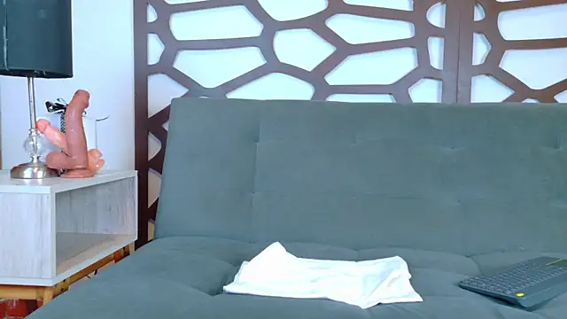 Snapshot of ashley_jonee chatting on 12/18/25, 06:58 ashley jonee online show from 12/18/25, 06:58