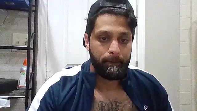 Snapshot of StroknGoon69 chatting on 10/31/25, 08:43 StroknGoon69 online show from 10/31/25, 08:43