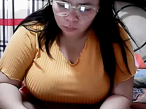 HornyPussie69 online show from 04/03/26, 12:08