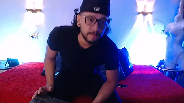 Ethan w12 online show from 10/05/25, 11:57