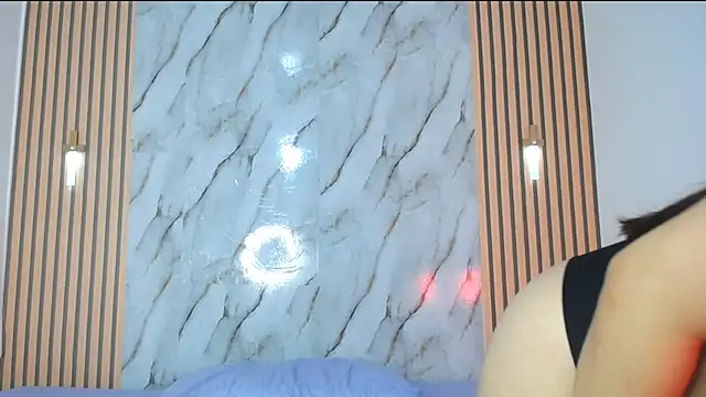 PiaGelvez online show from 11/07/25, 09:48