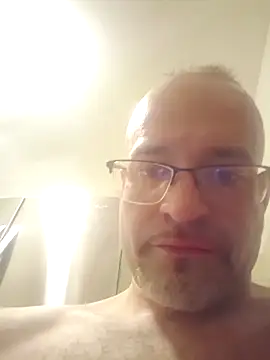 Curious9884 online show from 04/15/26, 06:37