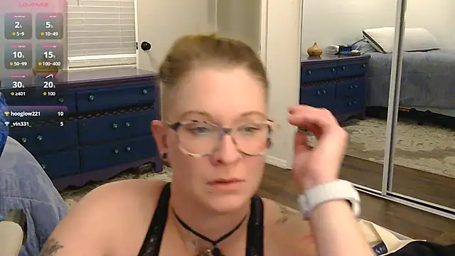 dixie comanche online show from 10/01/25, 03:12