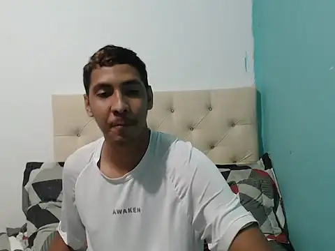 Kiarayalex online show from 10/05/25, 12:53
